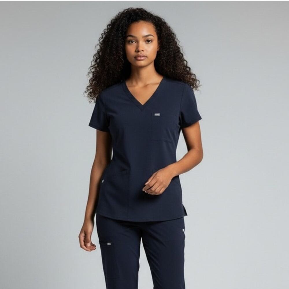 FIGS Catarina One Pocket Scrub Top Women's Sz M Navy V-Neck Short Sleeves